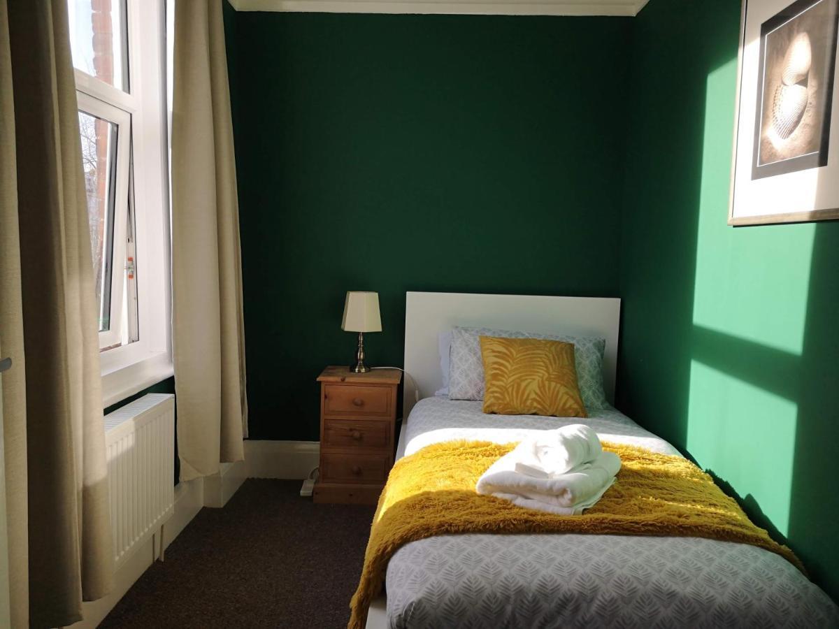 2 Bedroom Apartment At Kent Escapes Short Lets & Serviced Accommodation Kent, Bouverie Escape Folkestone With Wifi Bagian luar foto